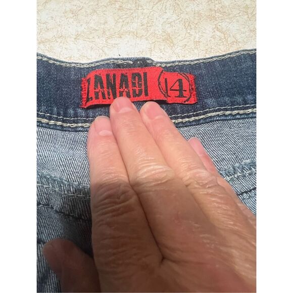 Zanadi Womans Denim Cut off Shorts Sz 14 - Picture 3 of 7